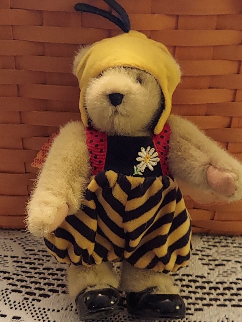 Muffy Vanderbear "A Taste of Honey"